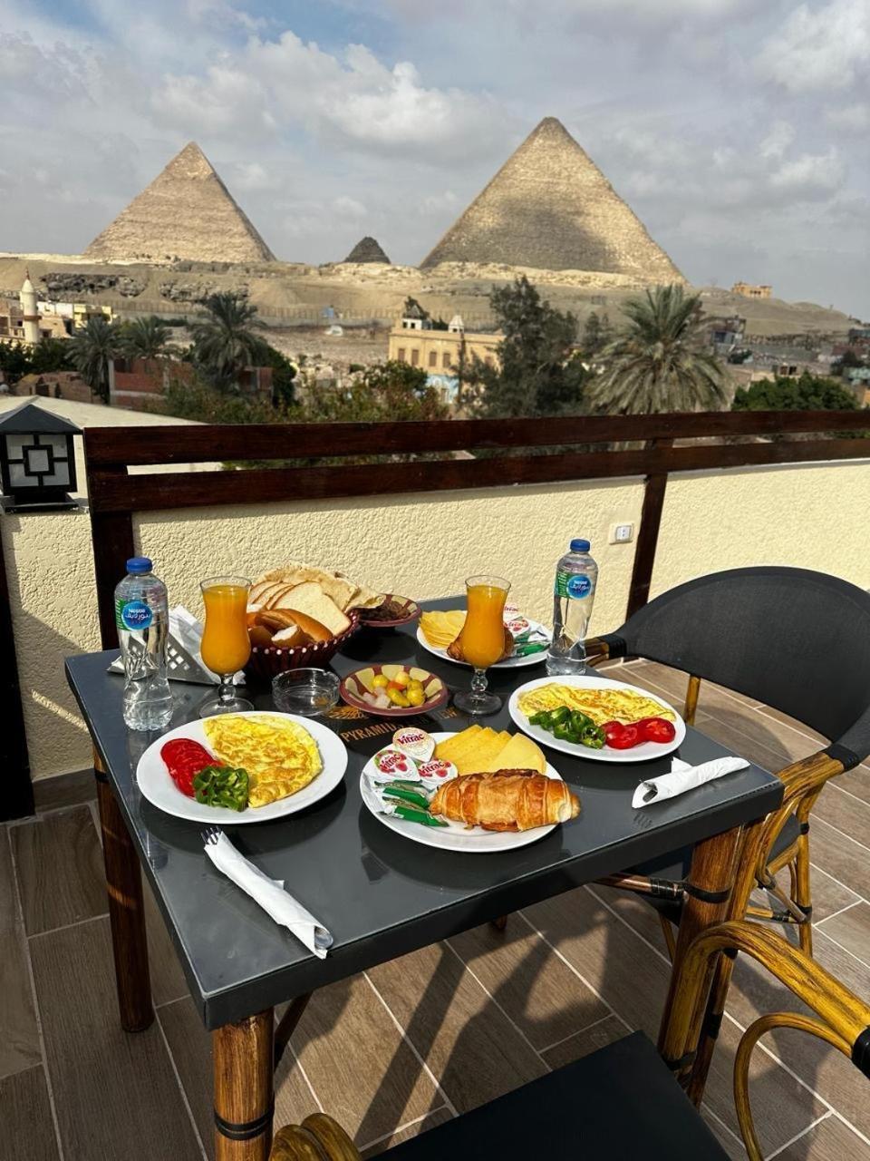 Pyramids Era View 호텔 Kafret el-Gabal 외부 사진