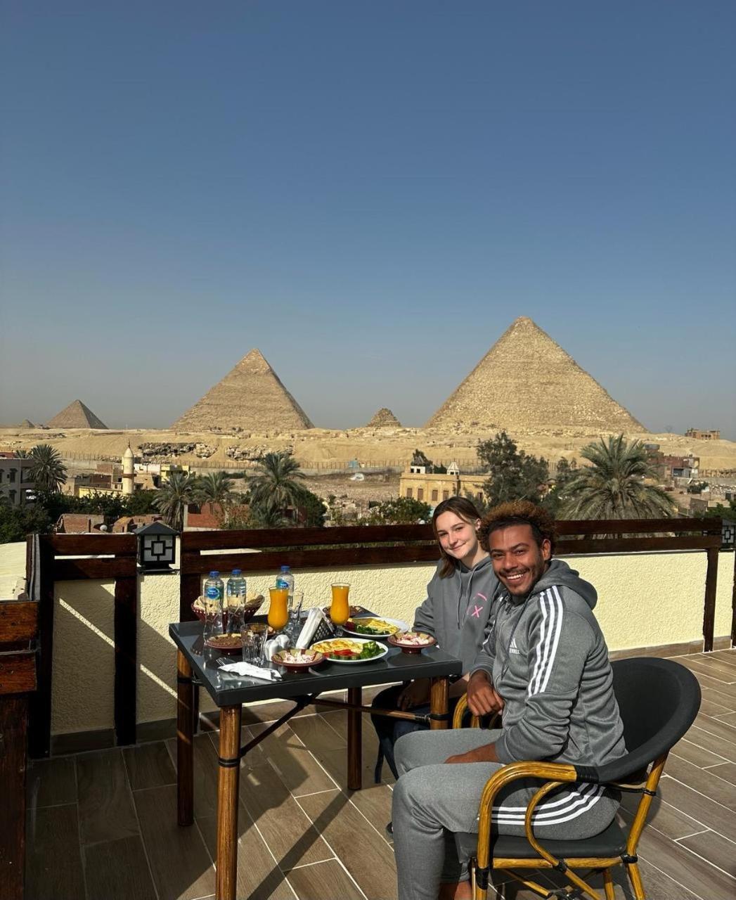 Pyramids Era View 호텔 Kafret el-Gabal 외부 사진
